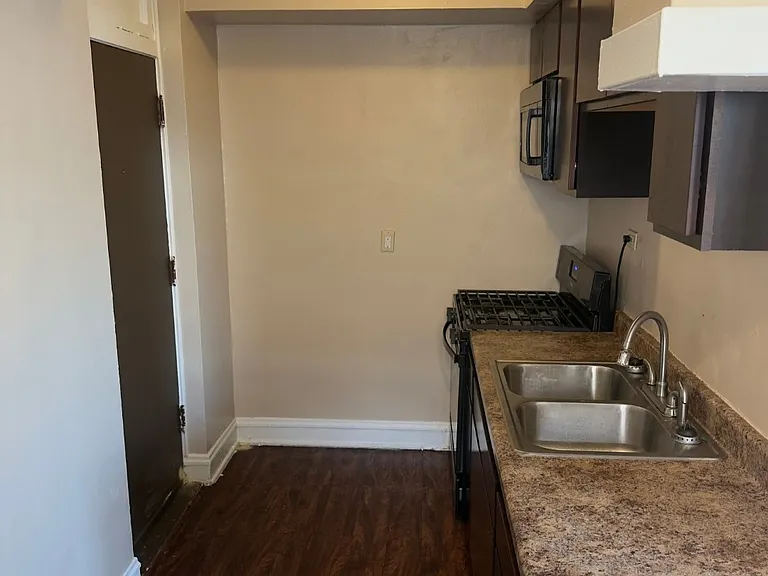 8058 S Hermitage Ave — Photo 13