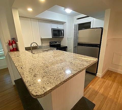 2nd image of 1870 Montclair Dr Unit D