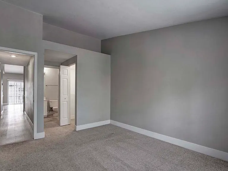 Chandlers Bay Apartments — Photo 6
