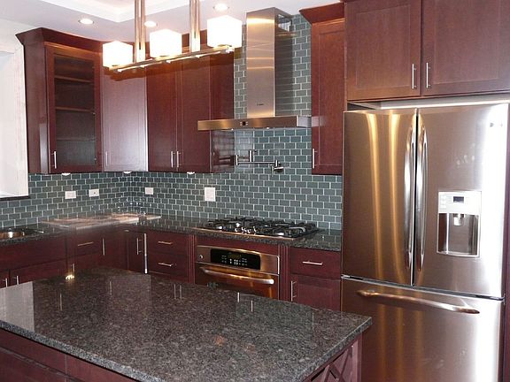 3rd image of 4630 N Kenmore Ave #2