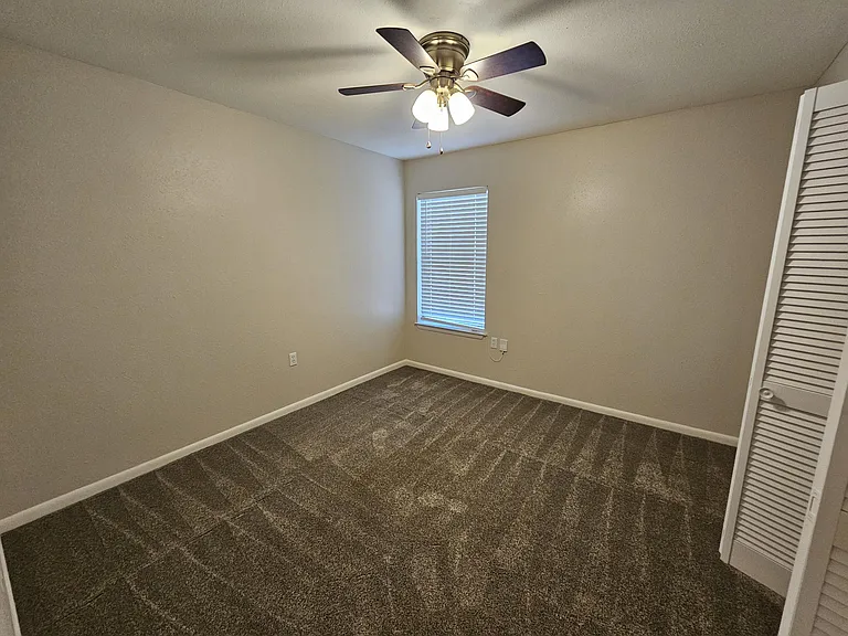 2219 Calle De Cantabria — Photo 13