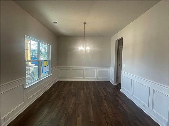 3rd image of 6 Lakewood Ct