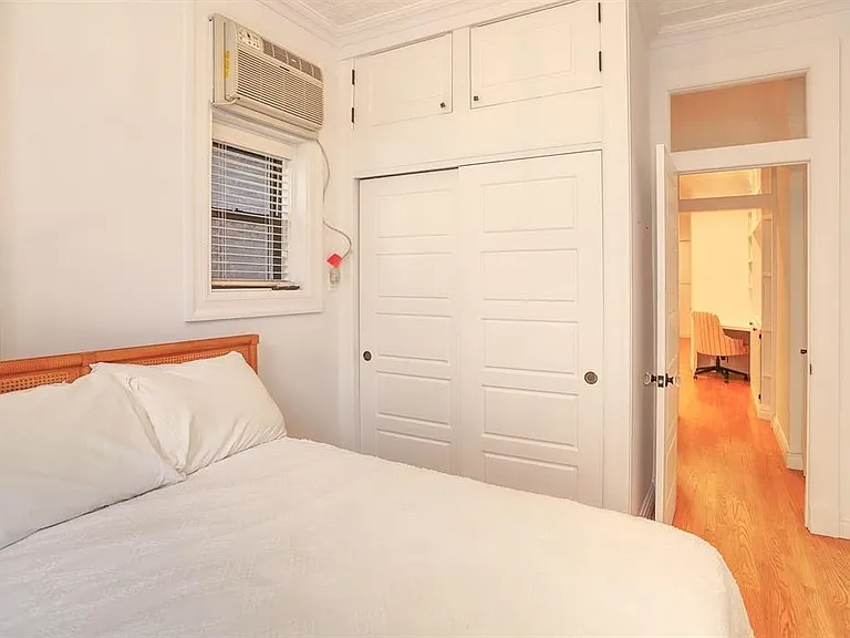 1122 Hudson St #2B — Photo 16