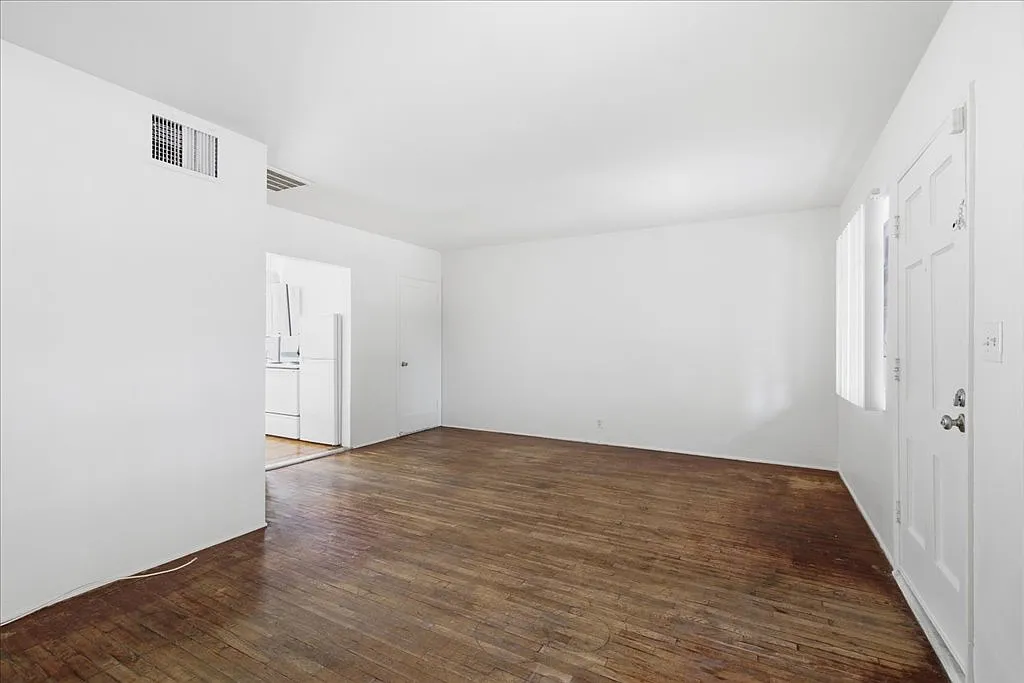 1 bed, 700 sqft, $1,190 — Photo 3