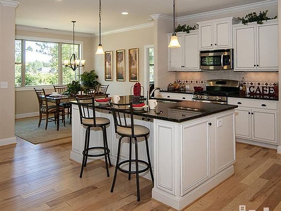 2nd image of 2572 Sugargrove Trail