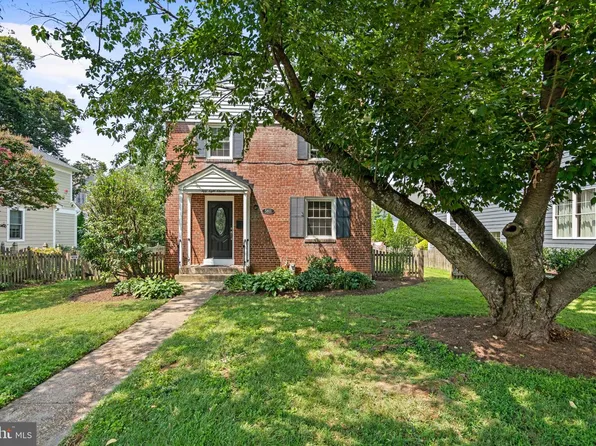5811 Walton Rd, Bethesda, MD 20817
