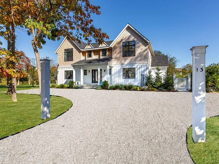 13 Brander Pkwy — Photo 4
