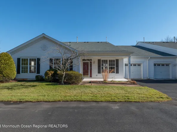 146 Greenlawns Drive, Lakewood, NJ 08701