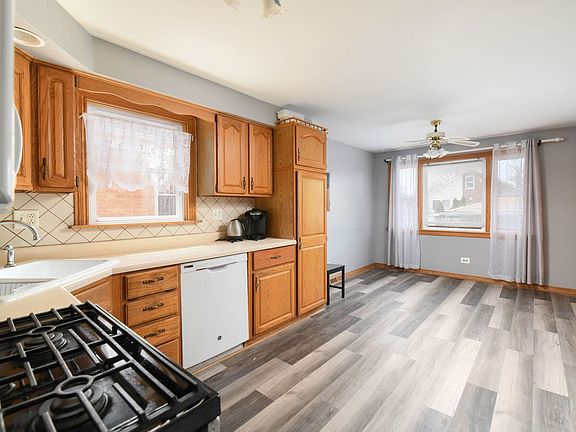 4th image of 7728 S Mulligan Ave