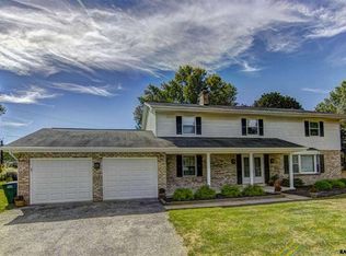 1040 Gleneagles Dr, York, PA 17404