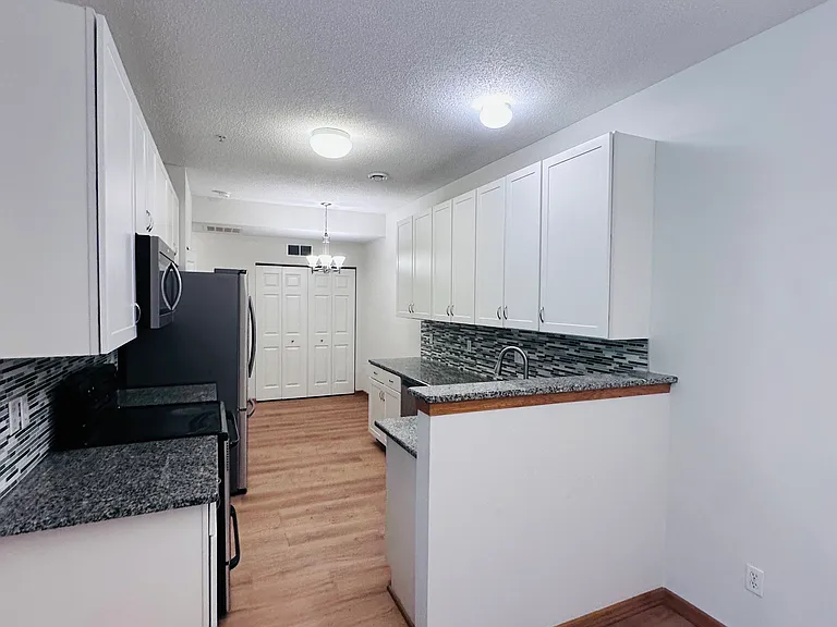5030 Holly Ln N #7 — Photo 3
