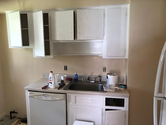 2nd image of 2889 Bellwood Ave