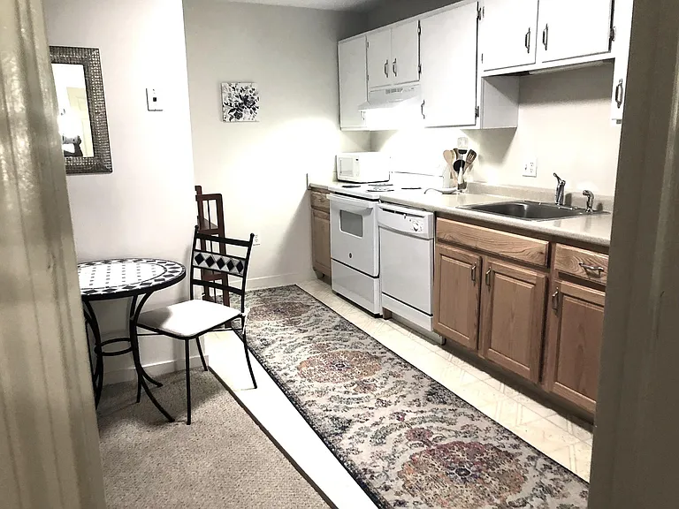11 Saint James Pl #11 — Photo 6