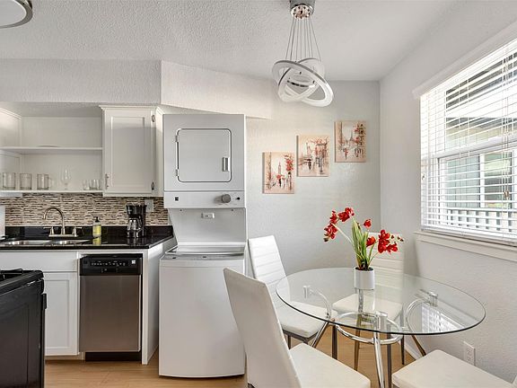 3rd image of 2401 Manor Rd APT 209