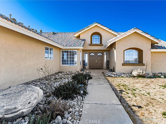 5th image of 1825 Smoketree Rd