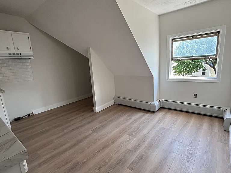 76 Beacon Ave #8 — Photo 6