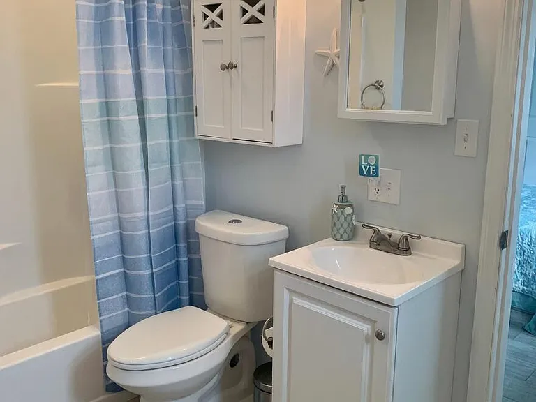 1710 Rowe Ave — Photo 20