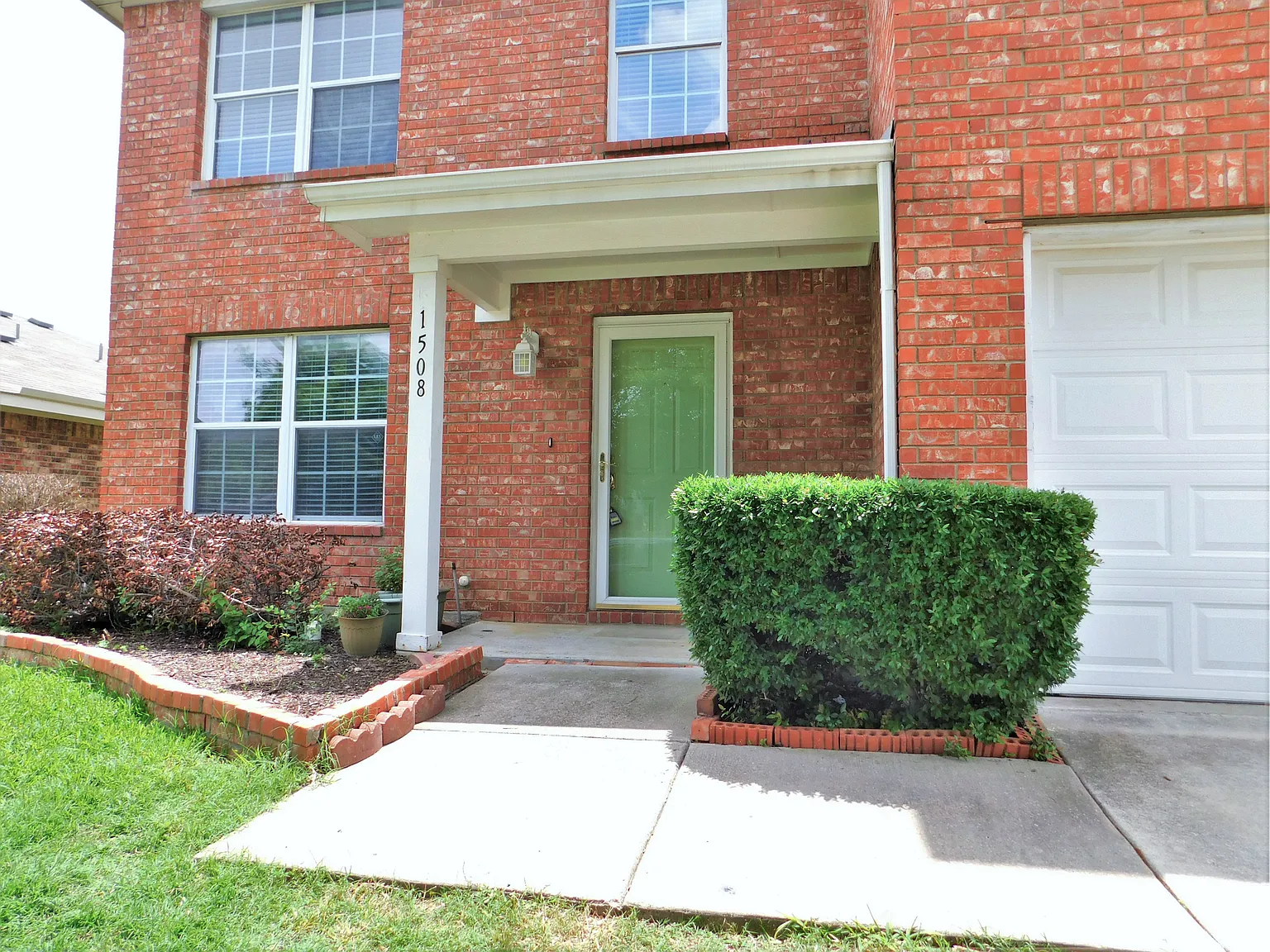 3 bed, 2.5 bath, 2255 sqft, $2,350 — Photo 4