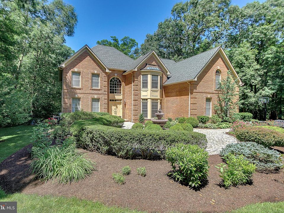1st image of 422 Ashley Ct