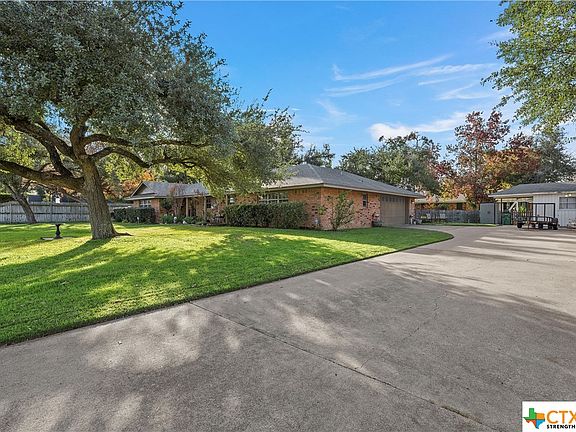 3rd image of 1704 Golf Links Ave