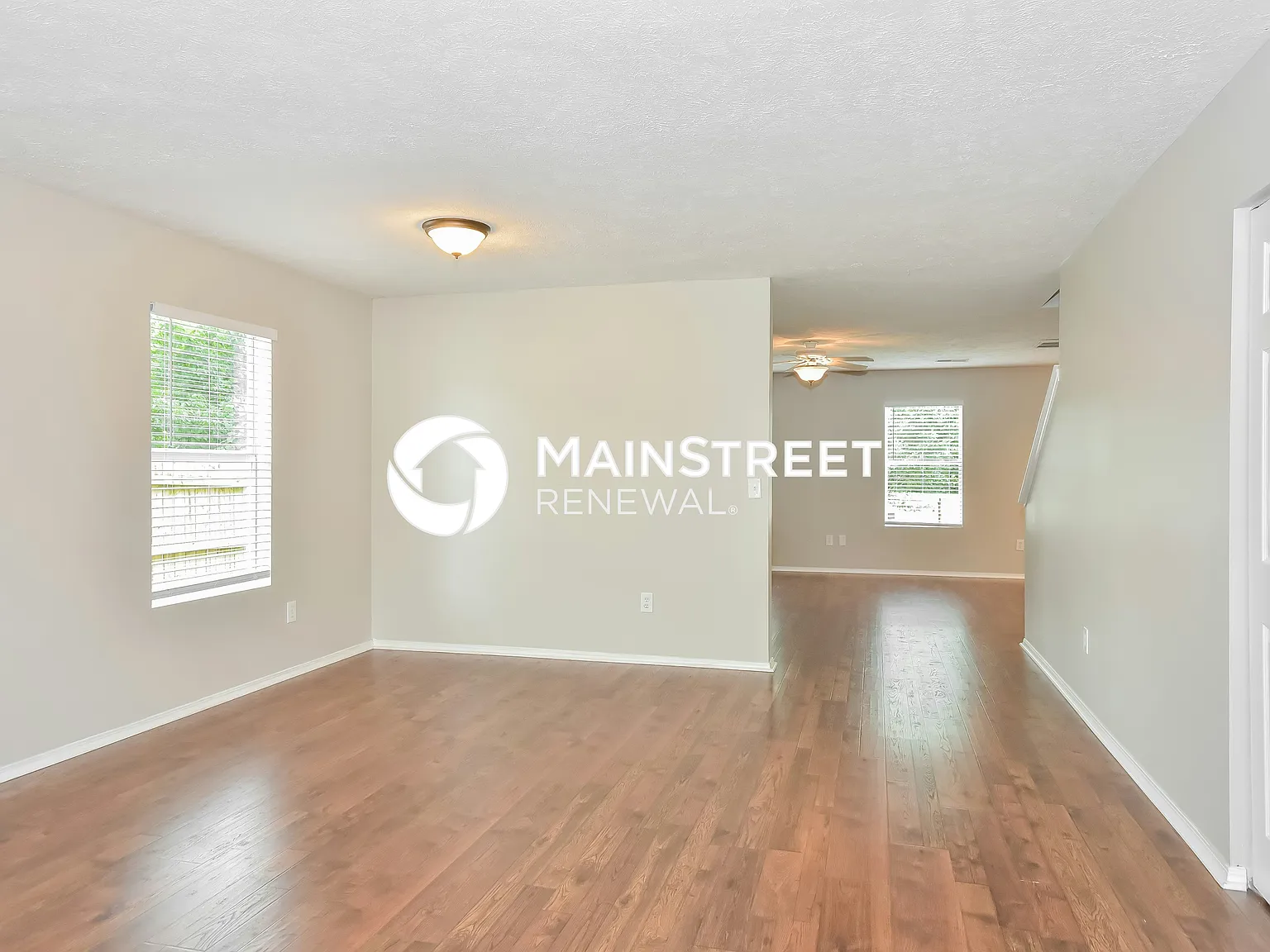 2763 Sutherland Dr — Photo 3