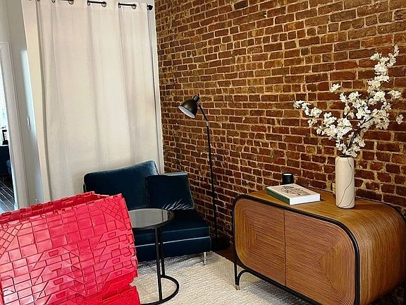 4th image of 91 Greenpoint Ave APT 5