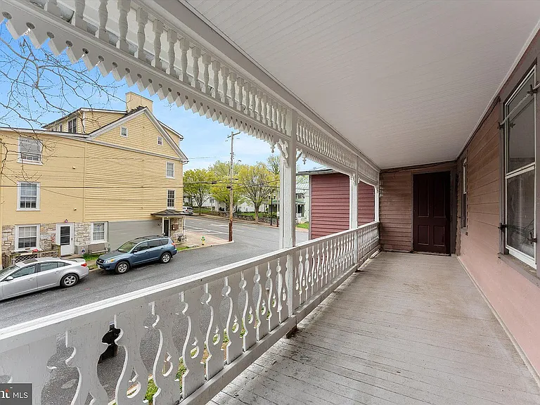 100 E Cecil St — Photo 10