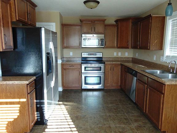 4th image of 1681 Apache Way