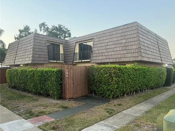 594 Springdale Cir, Palm Springs, FL 33461