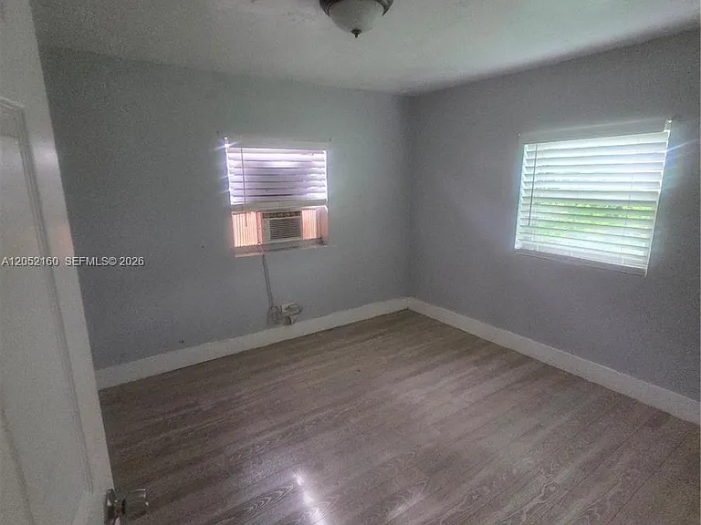 4017 SW 24th St #4 — Photo 8