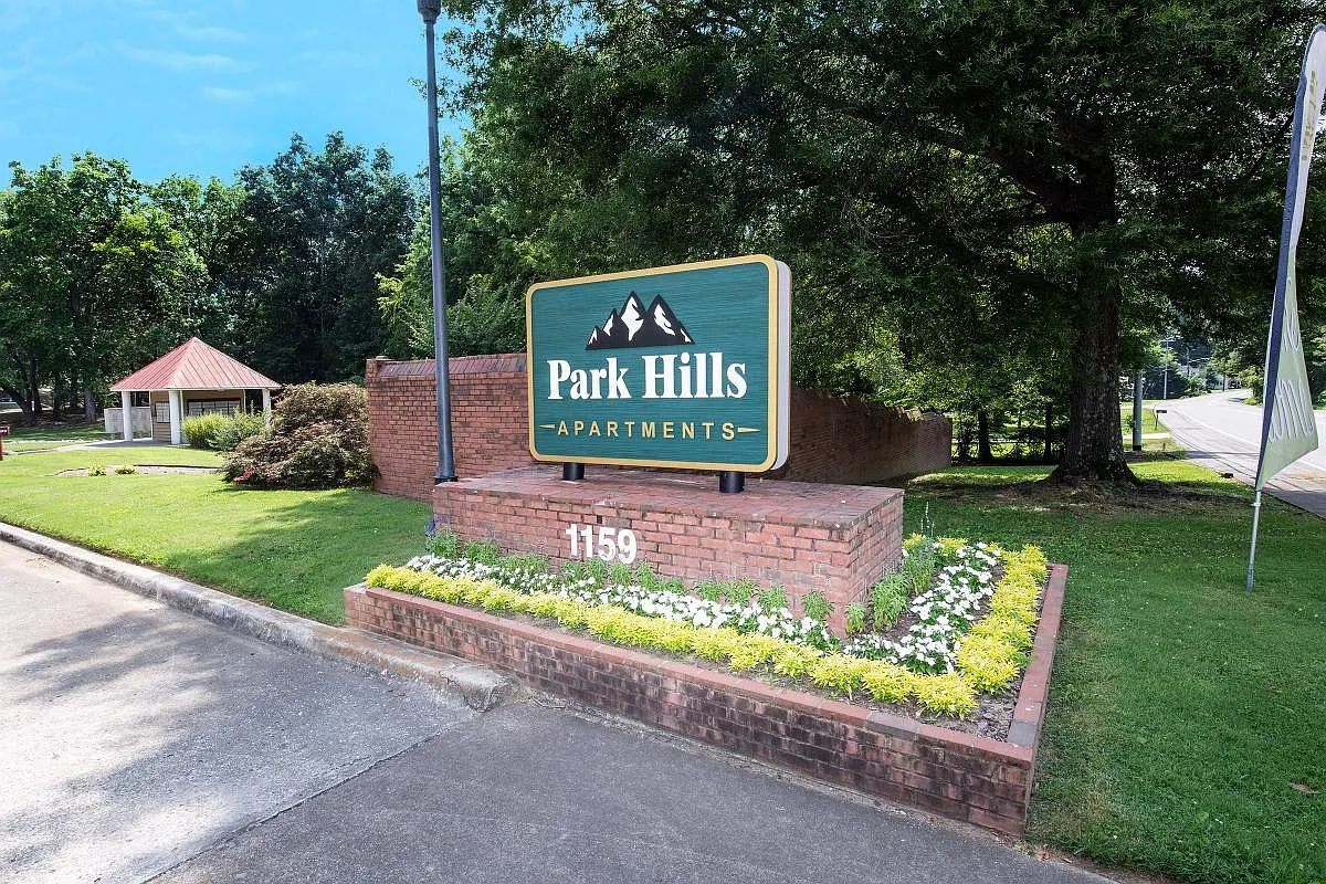Park Hills Apartments — Photo 2