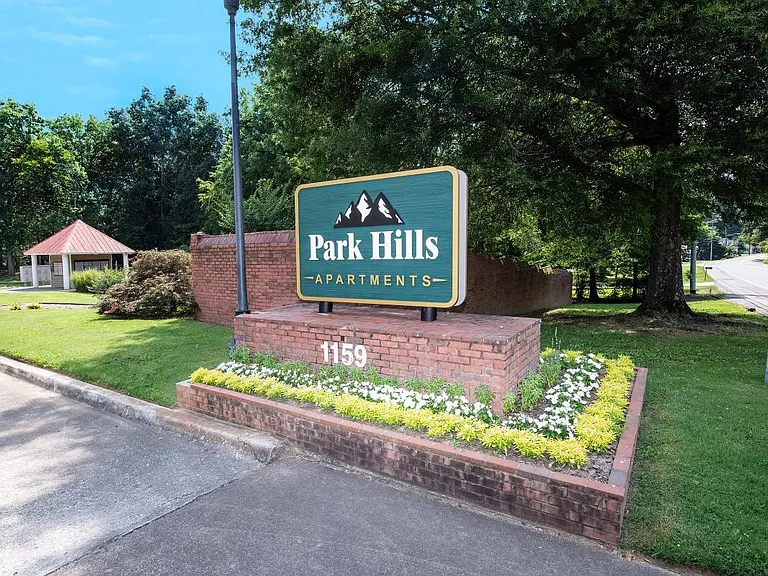 Park Hills Apartments — Photo 2