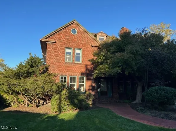 3197 Warrington Rd, Shaker Heights, OH 44120