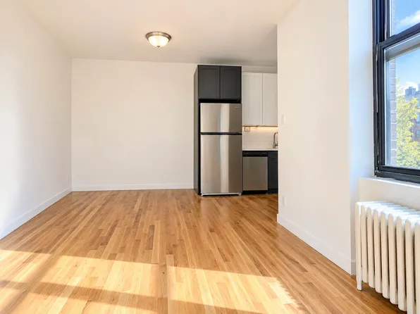 367 South Fifth Street image 1 of 7