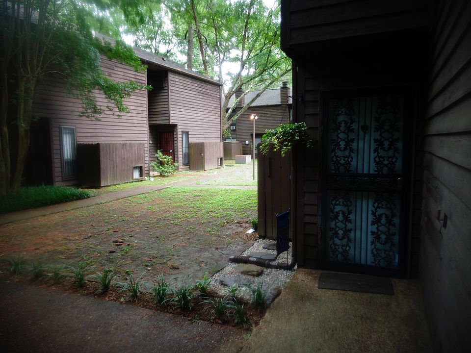 1st image of 3990 Grahamdale Cir
