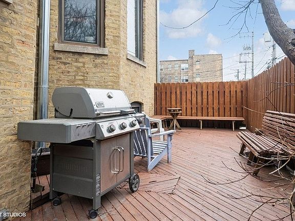 2nd image of 4011 N Kenmore Ave APT G4