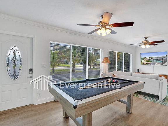 3rd image of 1115 SW 4th Ave