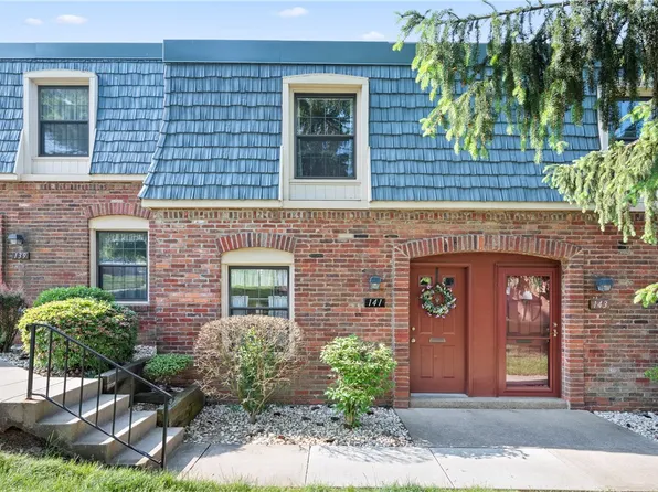 141 Community Ct, Pittsburgh, PA 15205