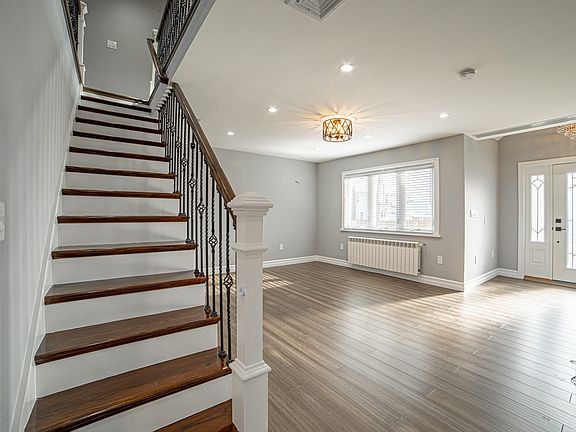 5th image of 218 Bergen Ct