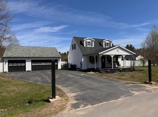 31 Cinnamon Rdg, Keeseville, NY 12944