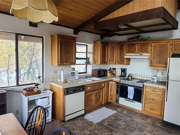 5th image of 547 Villa Grove Ave