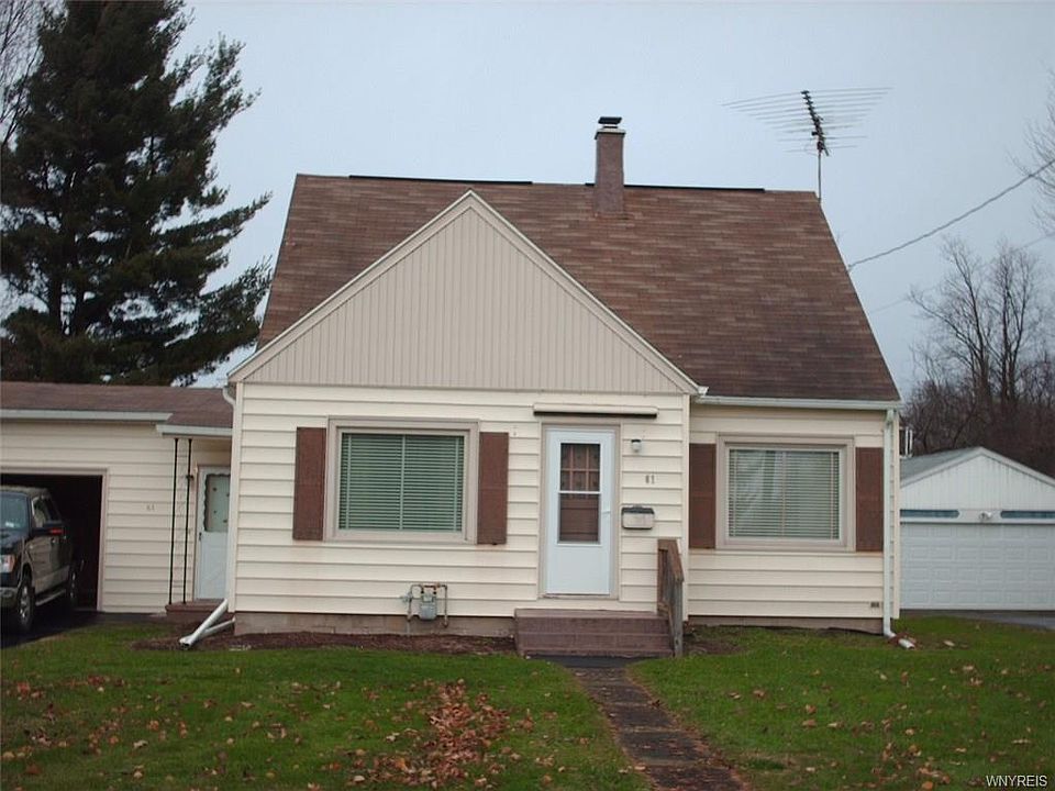 2nd image of 61 Allen St