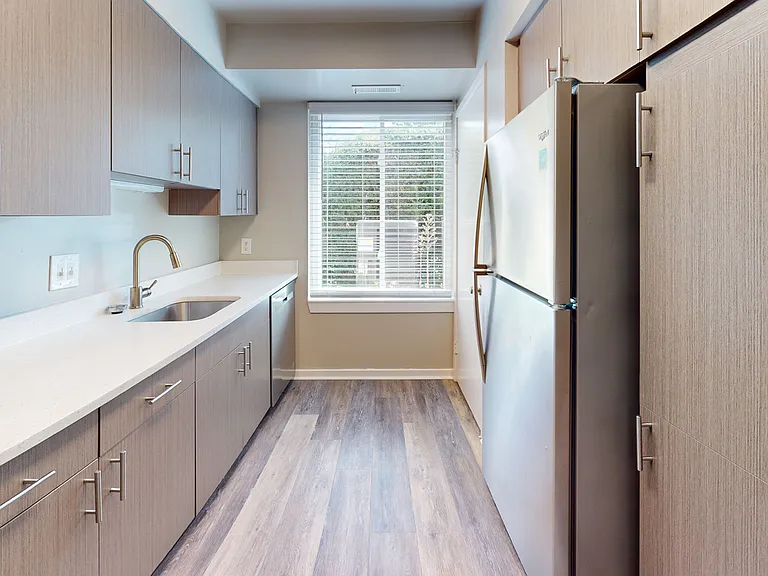 Seneca Place — Photo 93