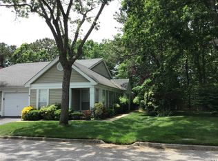 235 Glen Dr, Ridge, NY 11961