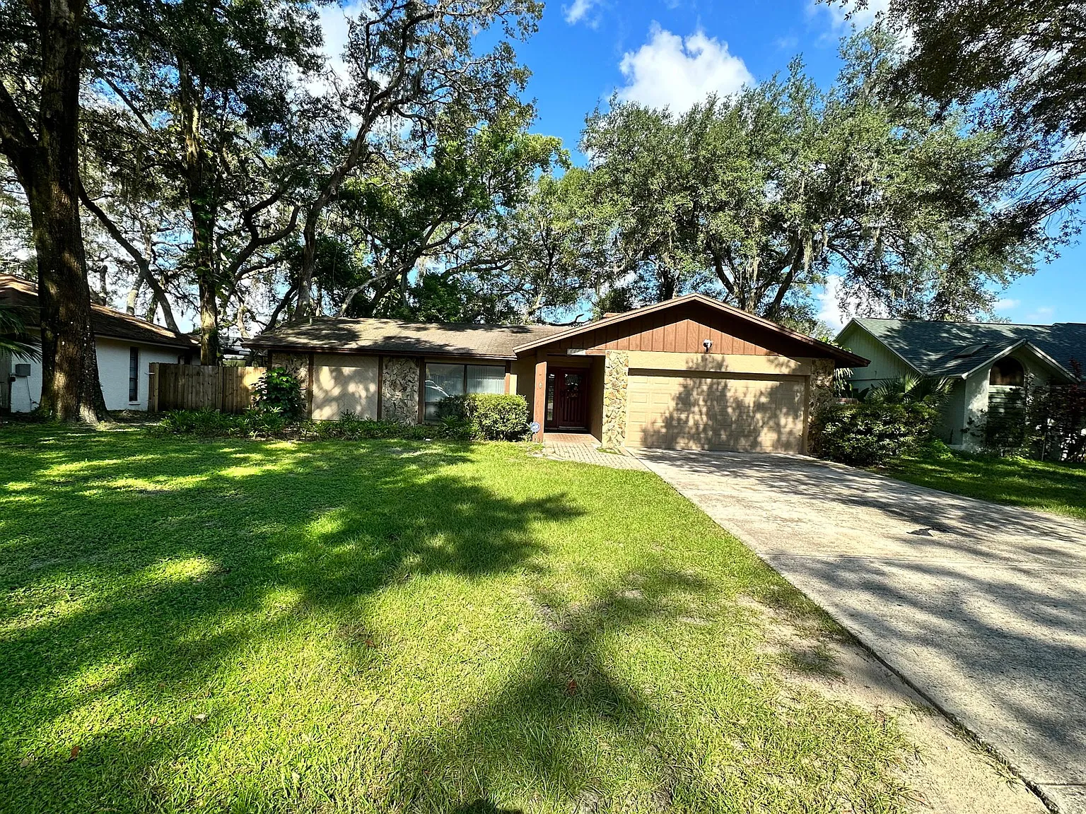 11310 Linbanks Pl — Photo 1