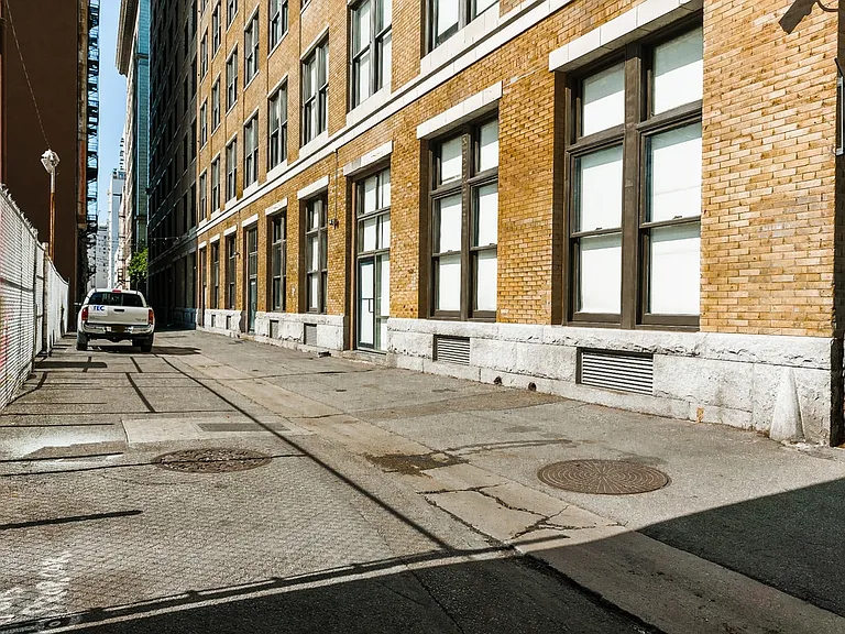 460 S Spring St #1105 — Photo 37