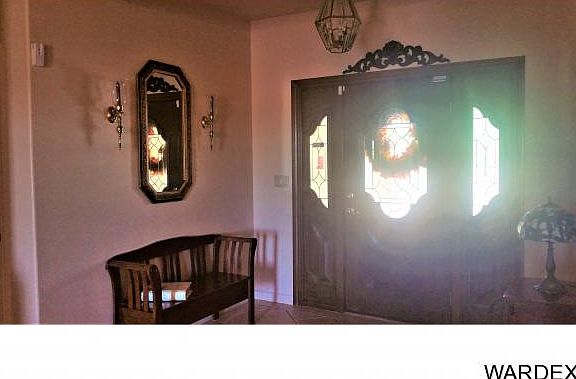 3rd image of 1064 E Laurel Ln