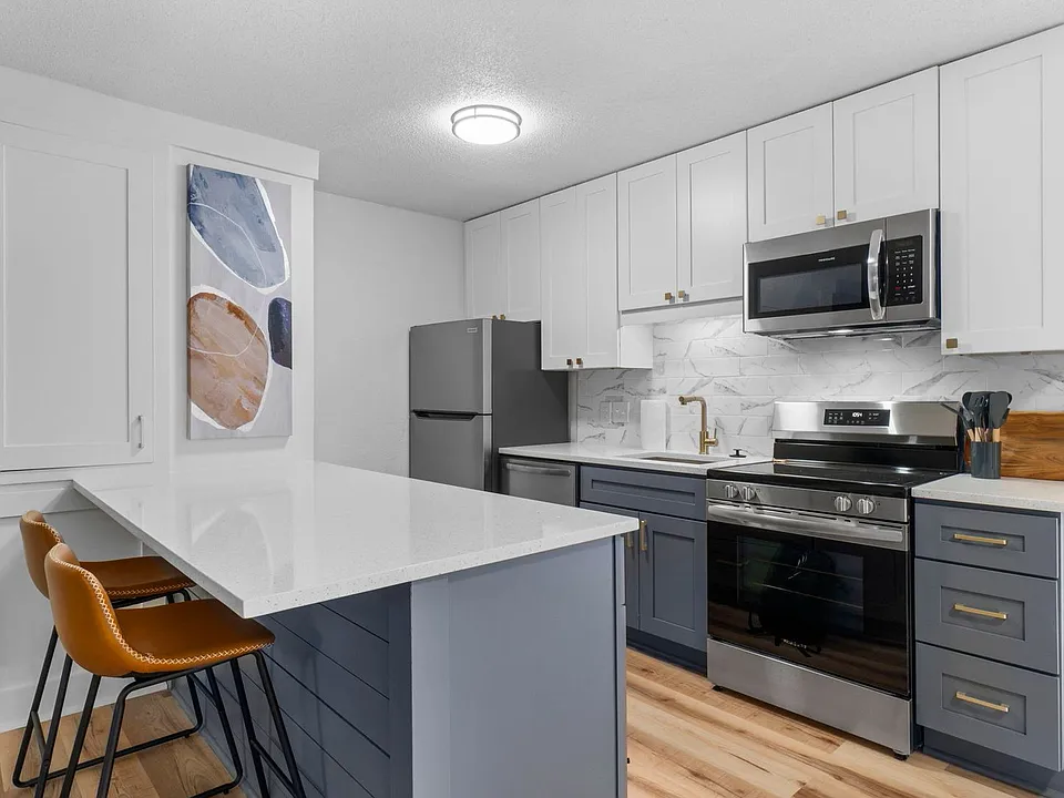 230 13th Avenue Pl NW #3