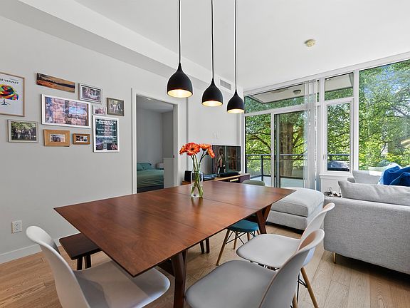 4th image of 2565 Maple St #308