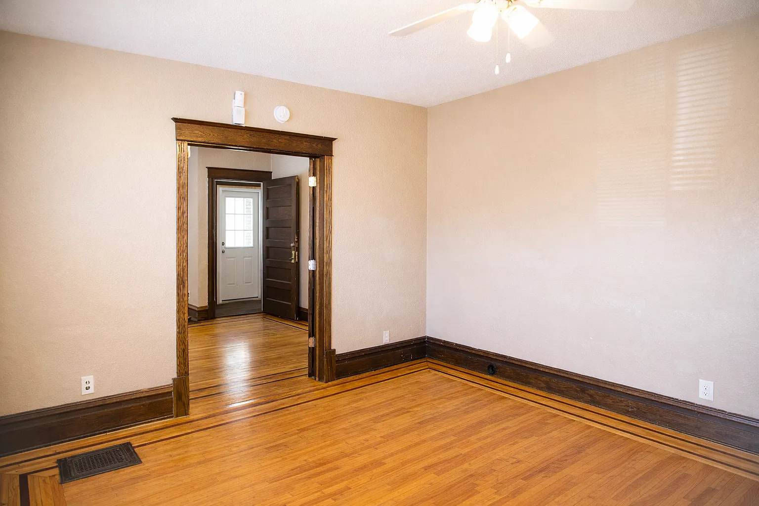 5 bed, $2,750 — Photo 4